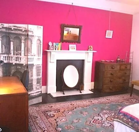 Large, Luxurious And Three Min Walk To Sea And Promenade Holiday home *