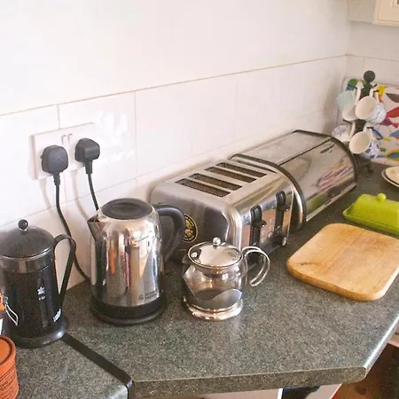 Large, Luxurious And Three Min Walk To Sea And Promenade