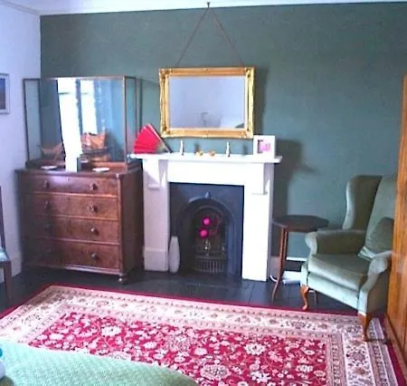 Large, Luxurious And Three Min Walk To Sea And Promenade Holiday home *