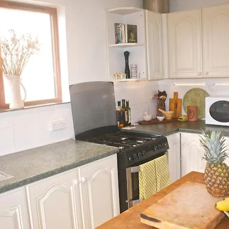 Large, Luxurious And Three Min Walk To Sea And Promenade Holiday home